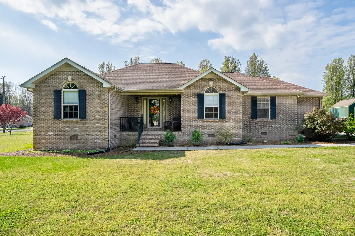 387 Fairview Cir, Winchester, TN 37398 - #1