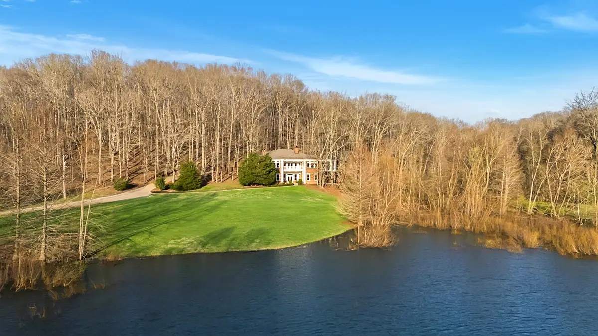 683 Johnson Branch Rd, Williamsport, TN 38487 - #1