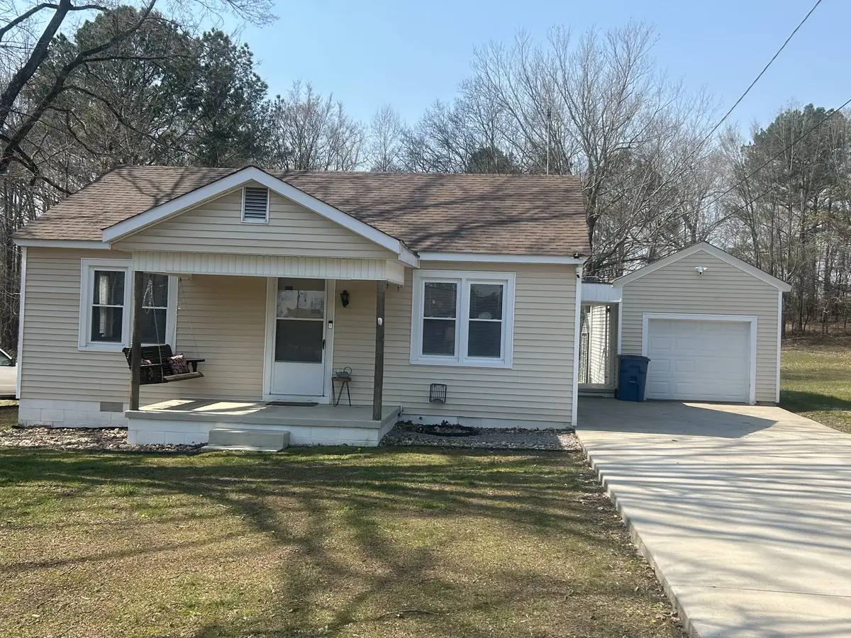 273 Washington Ave, Camden, TN 38320 - #1