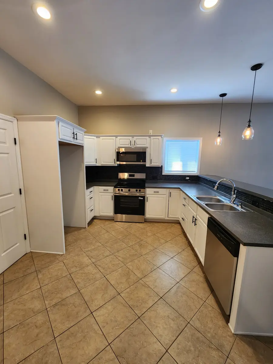 109 W 17th St, Columbia, TN 38401 - #2