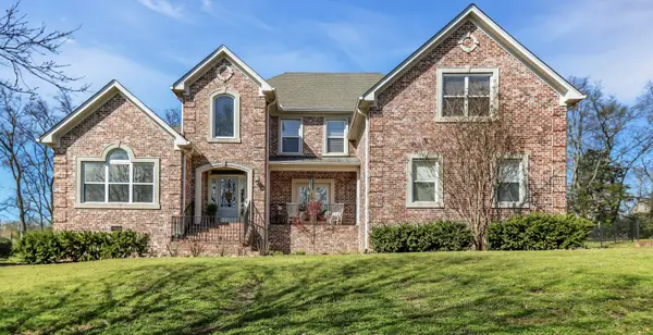 1007 Island Brook Dr, Hendersonville, TN 37075