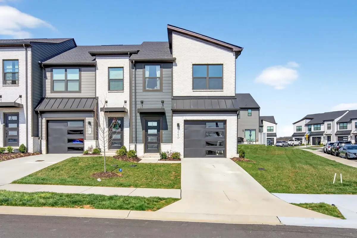 2049 Walnut Ln, Gallatin, TN 37066 - #1