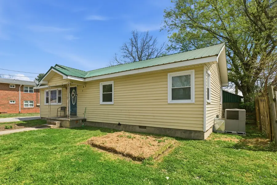 311 Madison St, Manchester, TN 37355 - #3