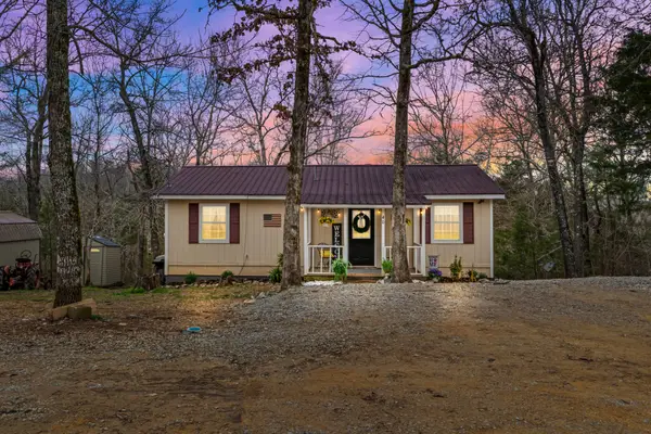 40 Long Point Rd, Linden, TN 37096