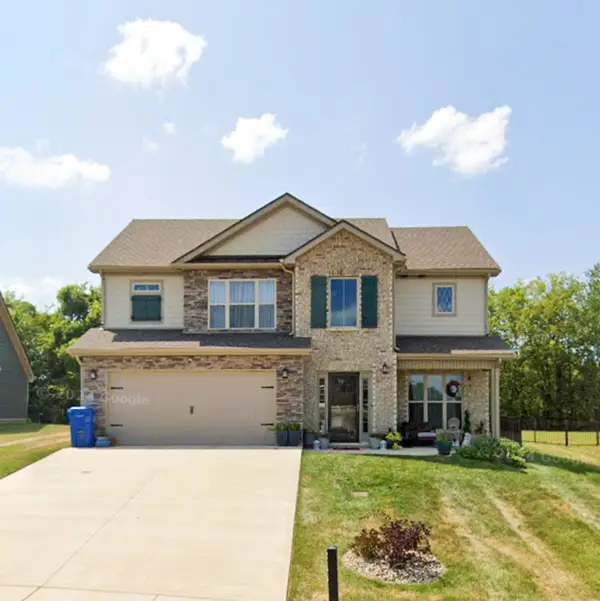 369 Frontier Dr, Clarksville, TN 37043