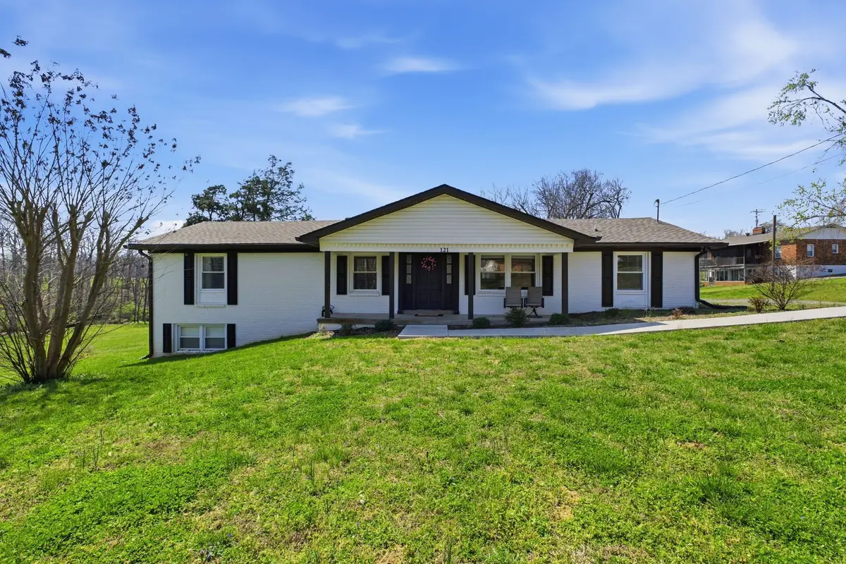 121 Cumberland Cir, Gallatin, TN 37066 - #1