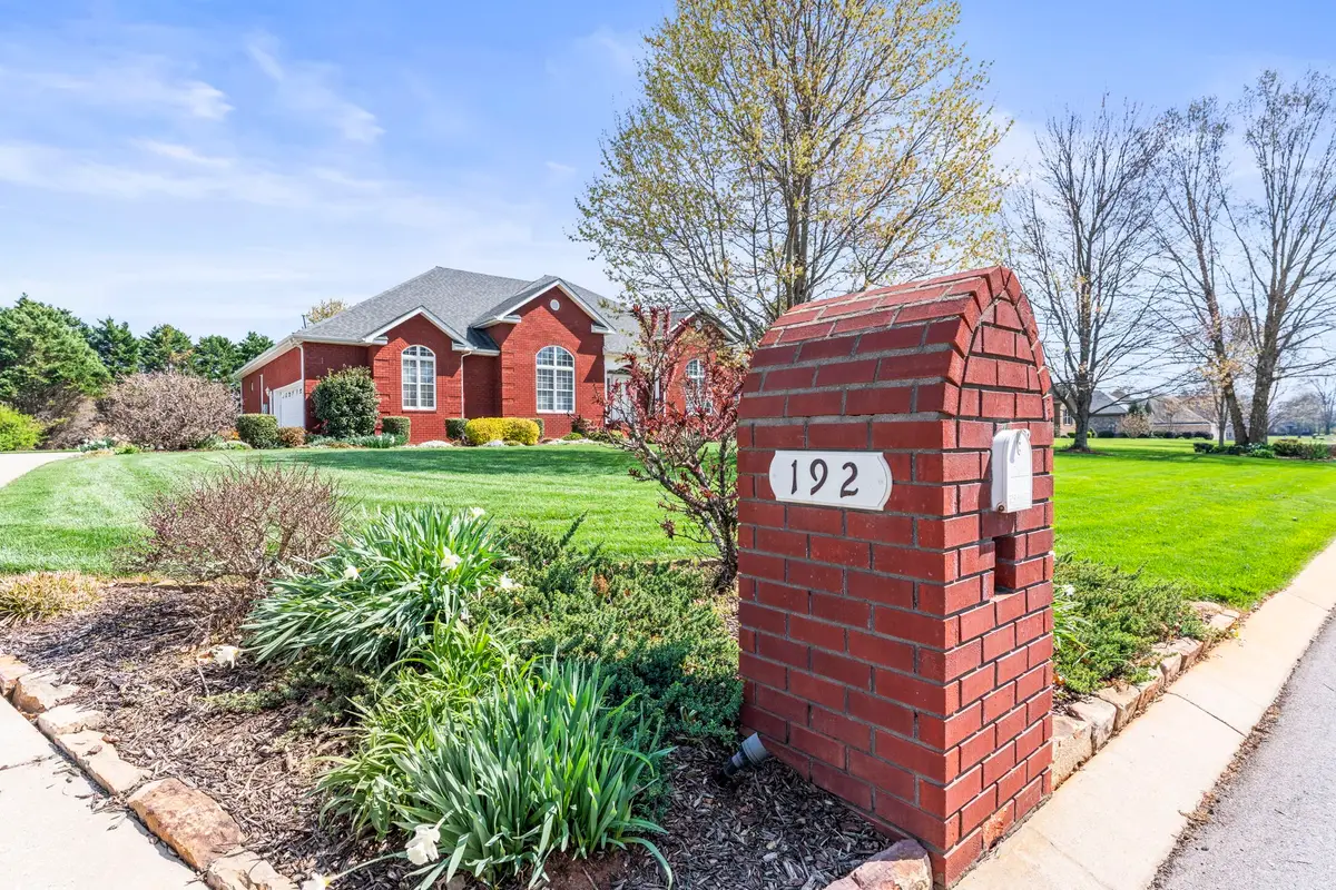 192 Bell Dr W, Winchester, TN 37398 - #1