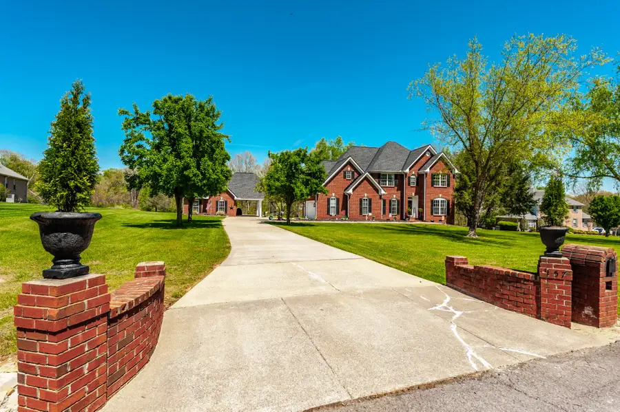 157 Hidden Cove Ct, Gallatin, TN 37066 - #2