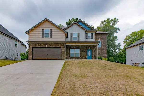 855 Price Ln, Clarksville, TN 37040
