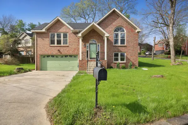 800 Carlisle Ct N, Nashville, TN 37214