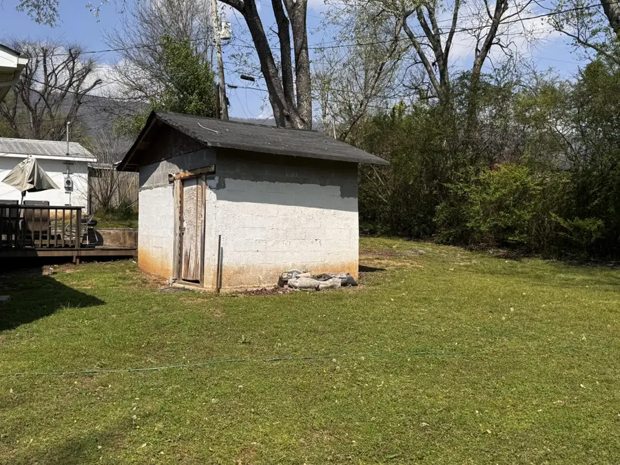 169 E Maryland Avenue, Whitwell, TN 37397 - #3