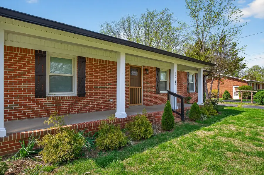 305 Cascade Ave, McMinnville, TN 37110 - #2