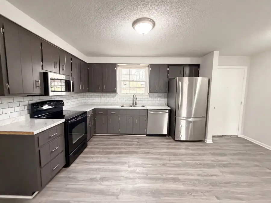 435 Victory Rd, Clarksville, TN 37042 - #3