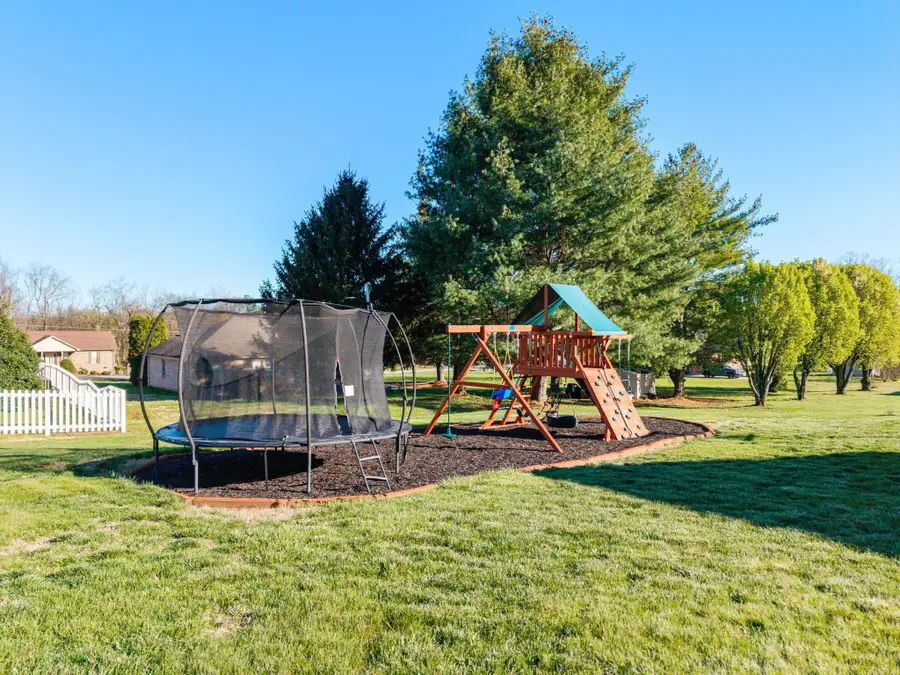 739 Joyce Ave, Lewisburg, TN 37091 - #3