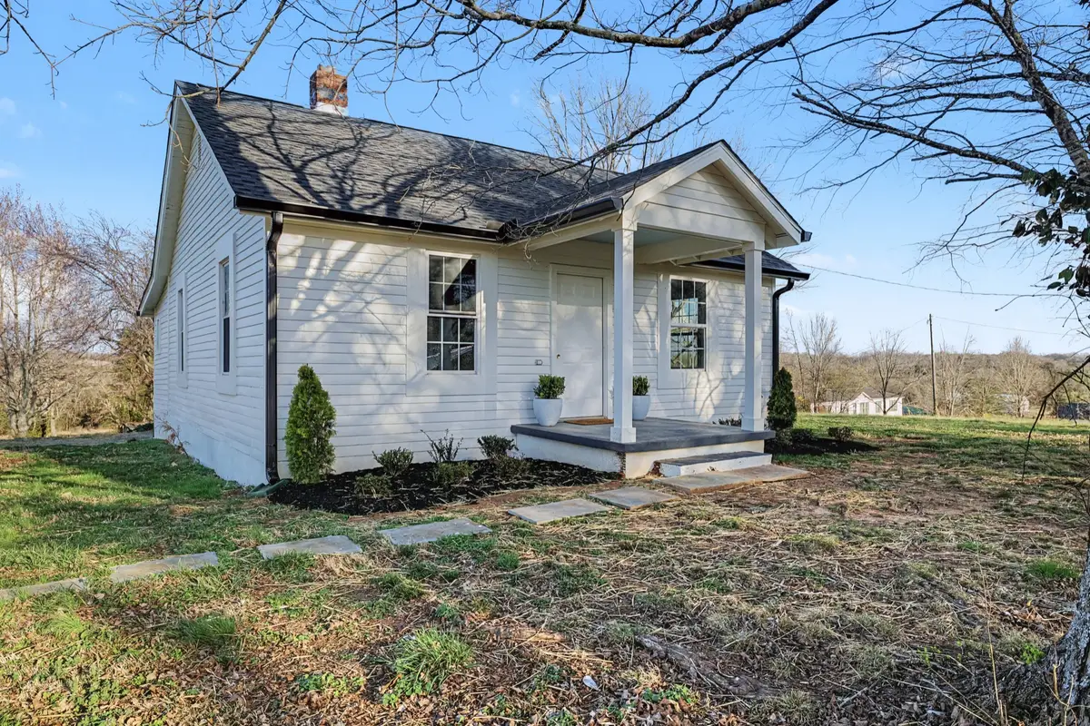 999 Old Lewisburg Hwy, Columbia, TN 38401 - #1