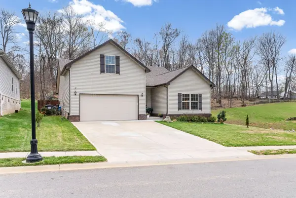 368 Barry Dr, Clarksville, TN 37040