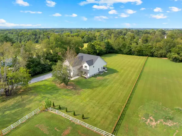 194 Volunteer Rd, Murfreesboro, TN 37128