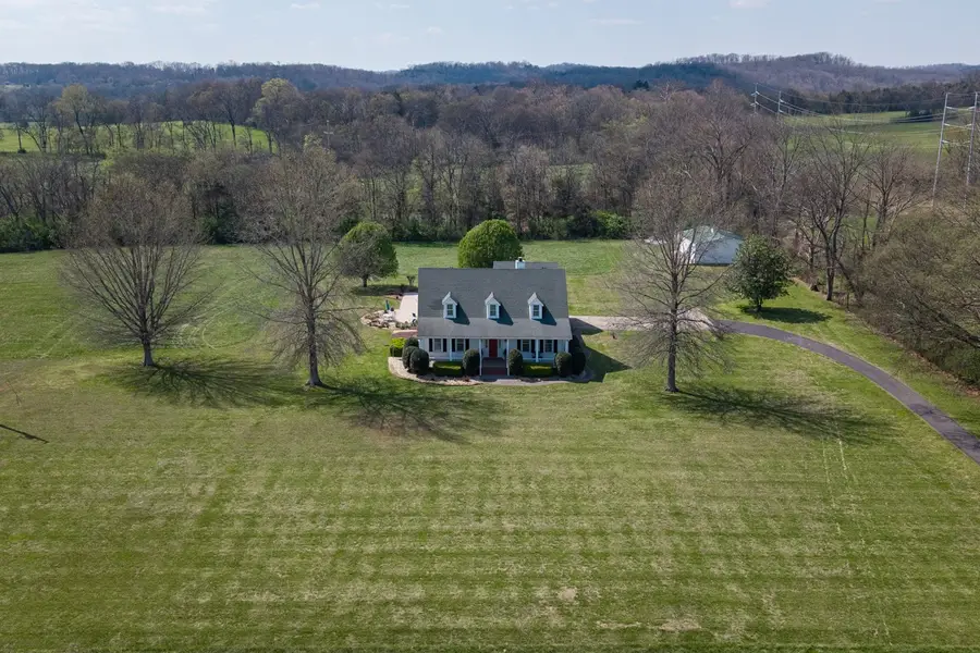 255 Lindsey Hollow Rd, Gallatin, TN 37066 - #2