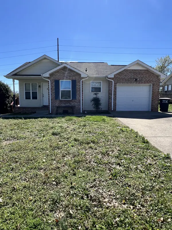 250 Grassmire Dr, Clarksville, TN 37042