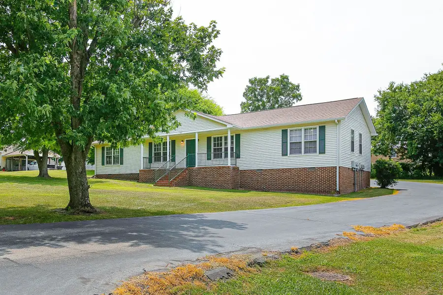 517 Woods Dr, Columbia, TN 38401 - #3