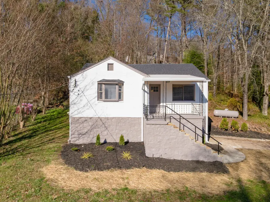 109 Hogan Road, Rossville, GA 30741 - #2