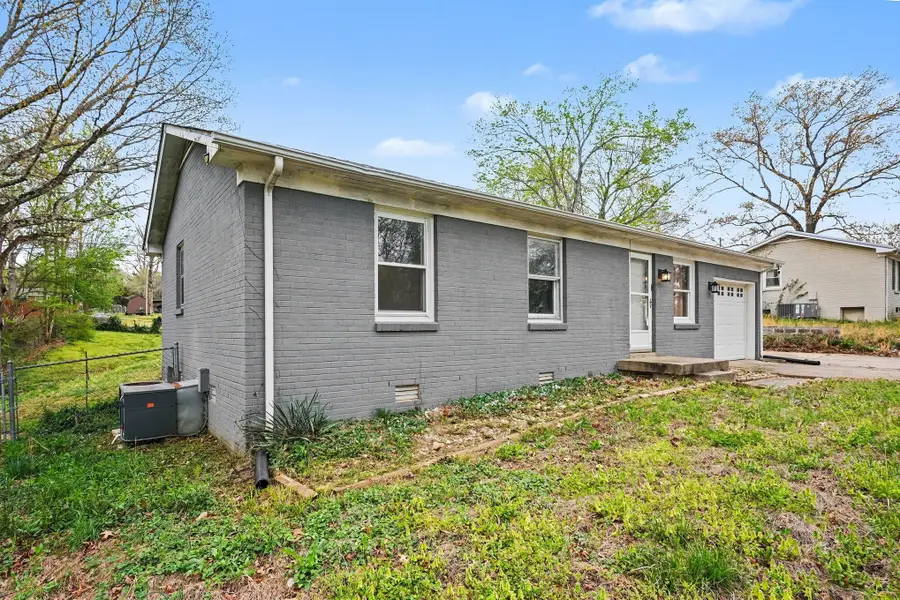 10135 W Oak Dr, Bon Aqua, TN 37025 - #2