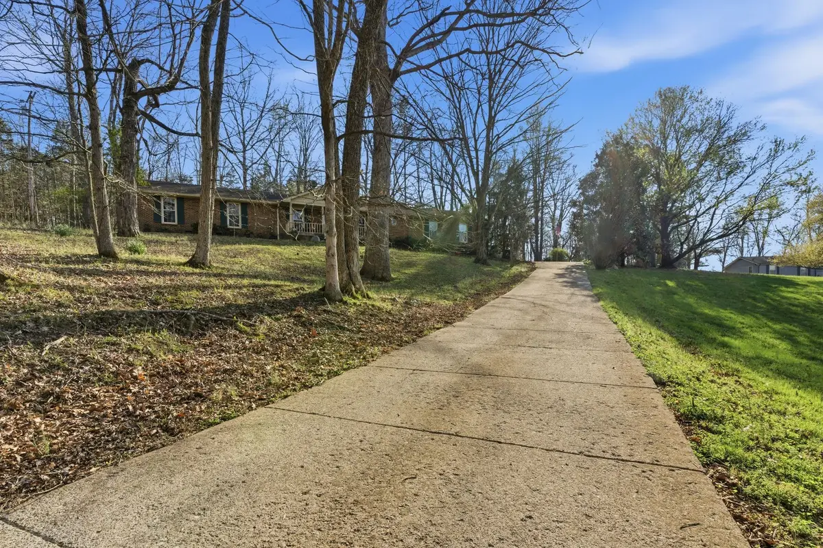 8073 Ridgewood Rd, Goodlettsville, TN 37072 - #1