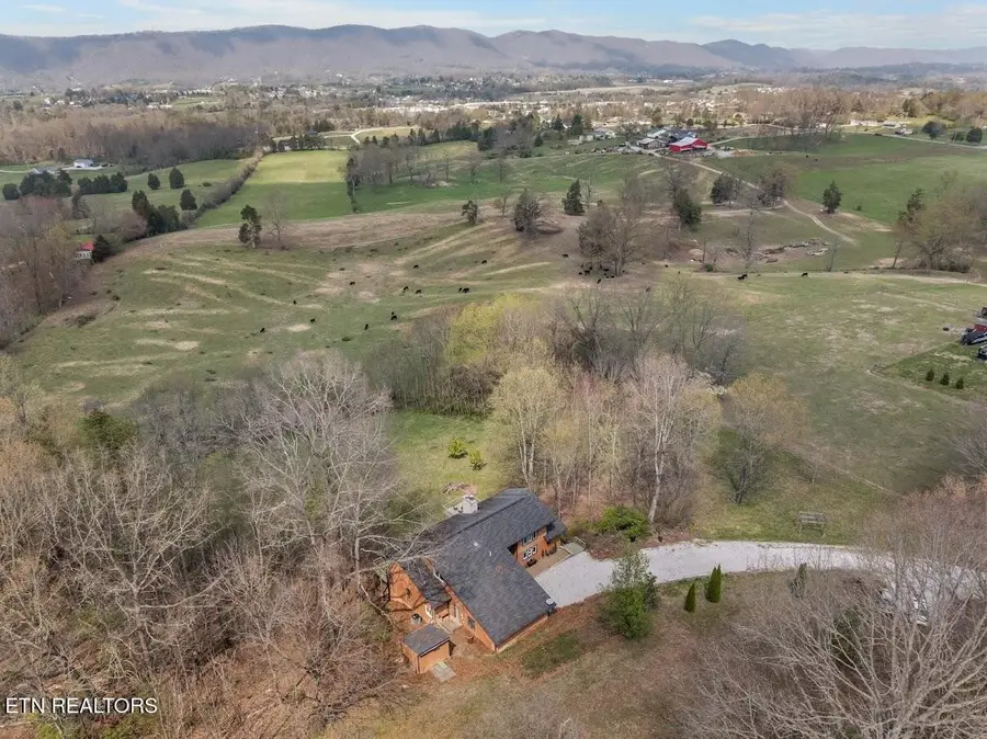 770 Mount Paran Rd, Jacksboro, TN 37757 - #2