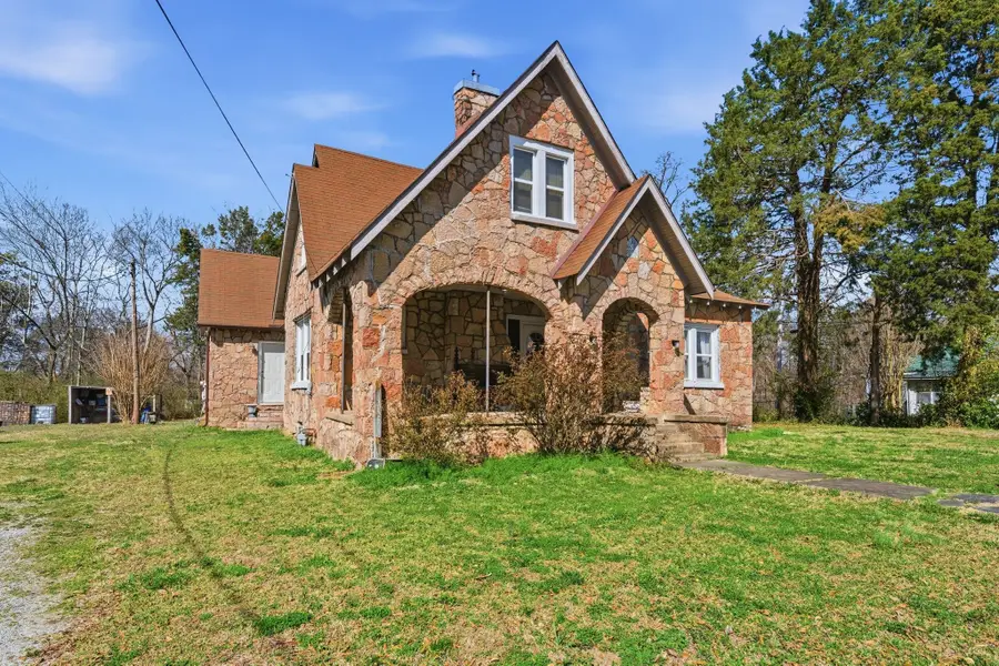 115 Florida Ave N, Parsons, TN 38363 - #2