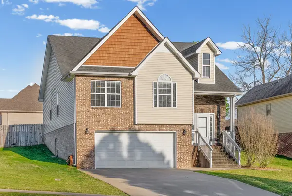 713 W Accipiter Cir, Clarksville, TN 37043