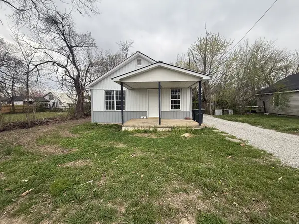 209 W 3rd Ave, Hohenwald, TN 38462