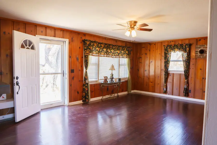 9 Templeton St, Spencer, TN 38585 - #2