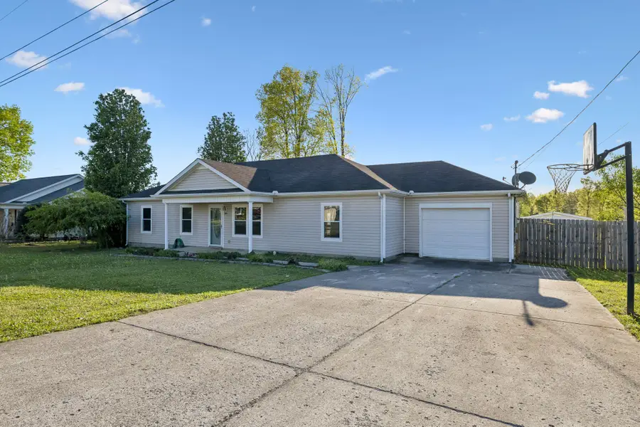 205 Saddlewood Dr, Shelbyville, TN 37160 - #3