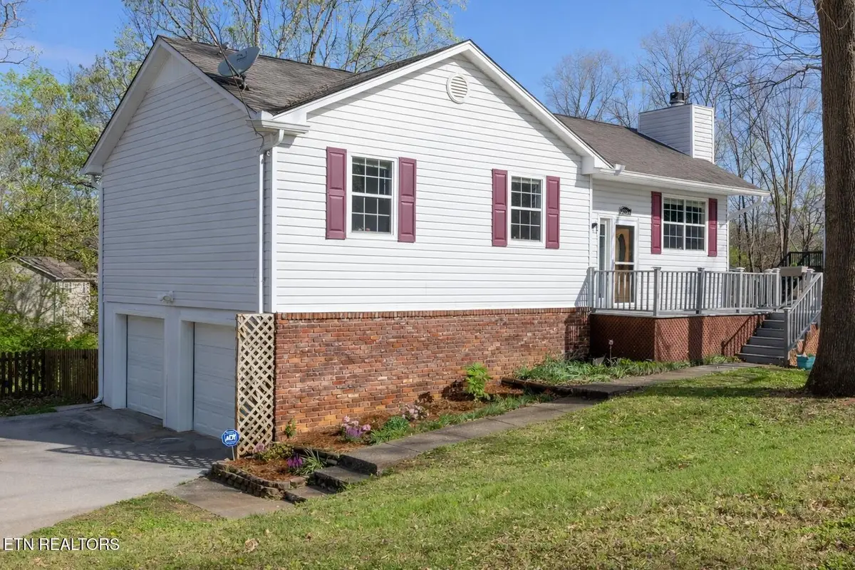 2204 Bishops Bridge Rd, Knoxville, TN 37922 - #1