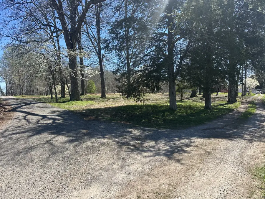 5149 Arnold Thomas Rd, Silver Point, TN 38582 - #2