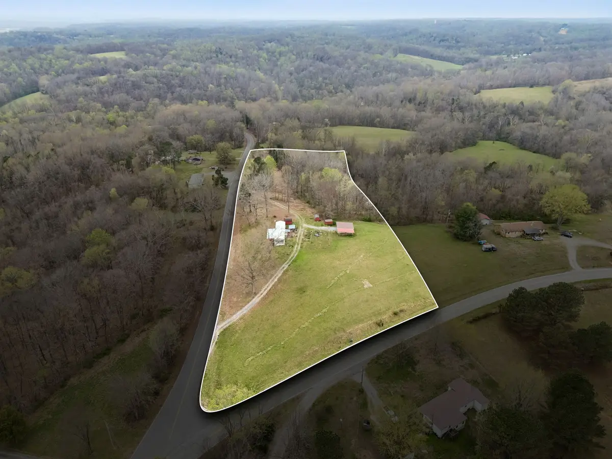 3057 Sugar Creek Rd, Woodlawn, TN 37191 - #1