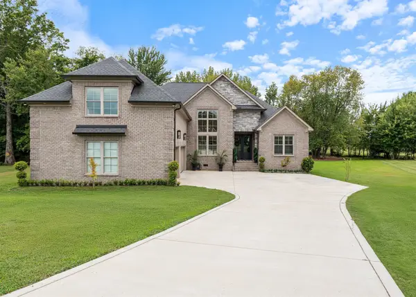 1030 Founders Ln, Portland, TN 37148