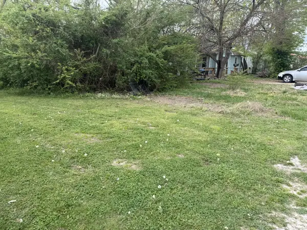 418 N Oak St, Hohenwald, TN 38462