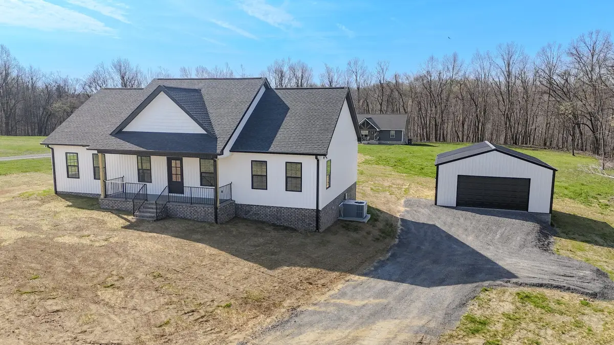 1833 Shiloh Rd, Lafayette, TN 37083 - #1