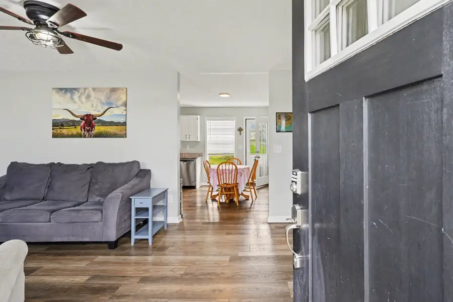 550 Gregory Rd, Westmoreland, TN 37186 - #2