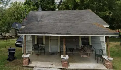 1011 Maple St W, Fayetteville, TN 37334