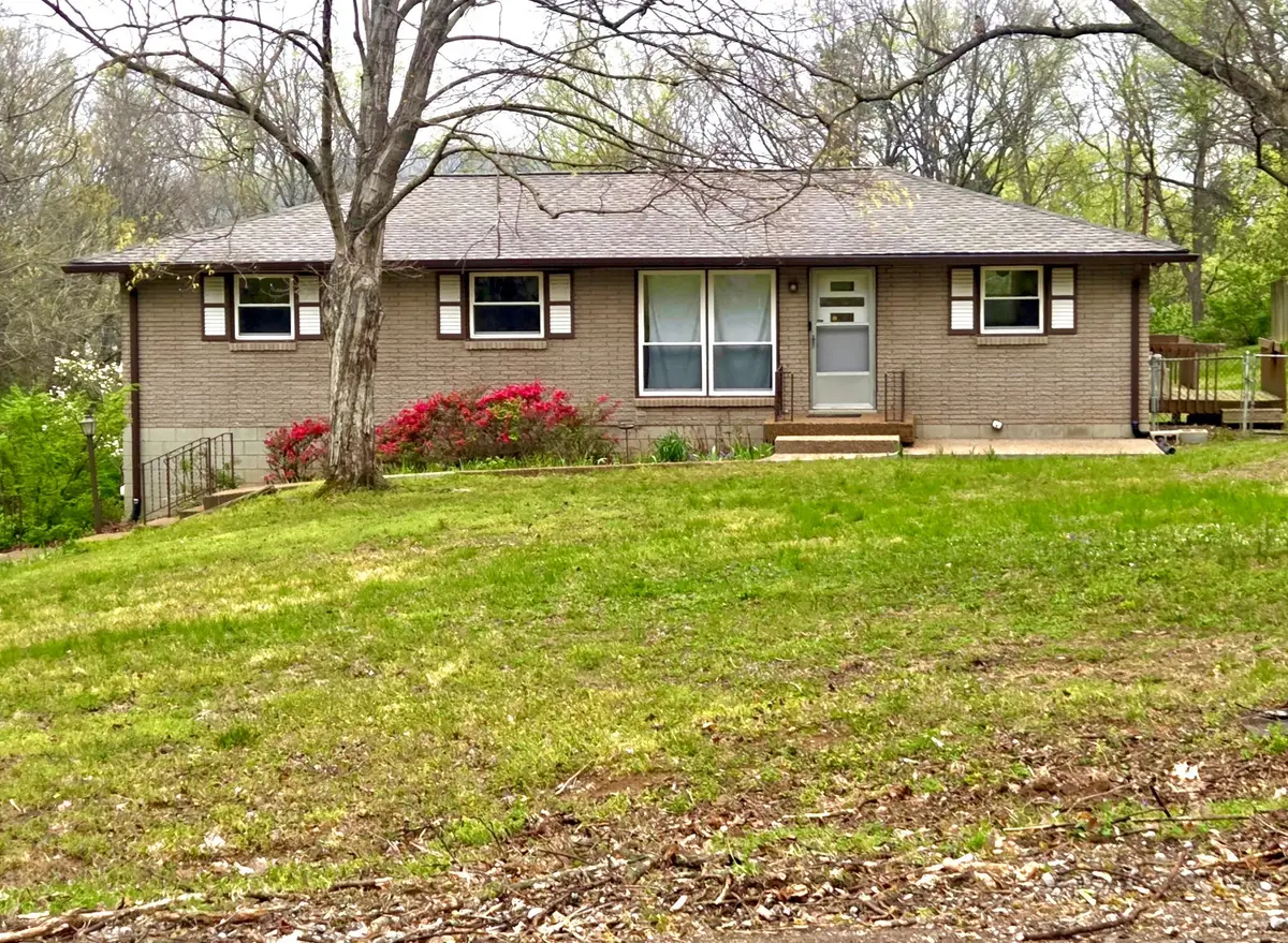 608 Burgundy Dr, Madison, TN 37115 - #1