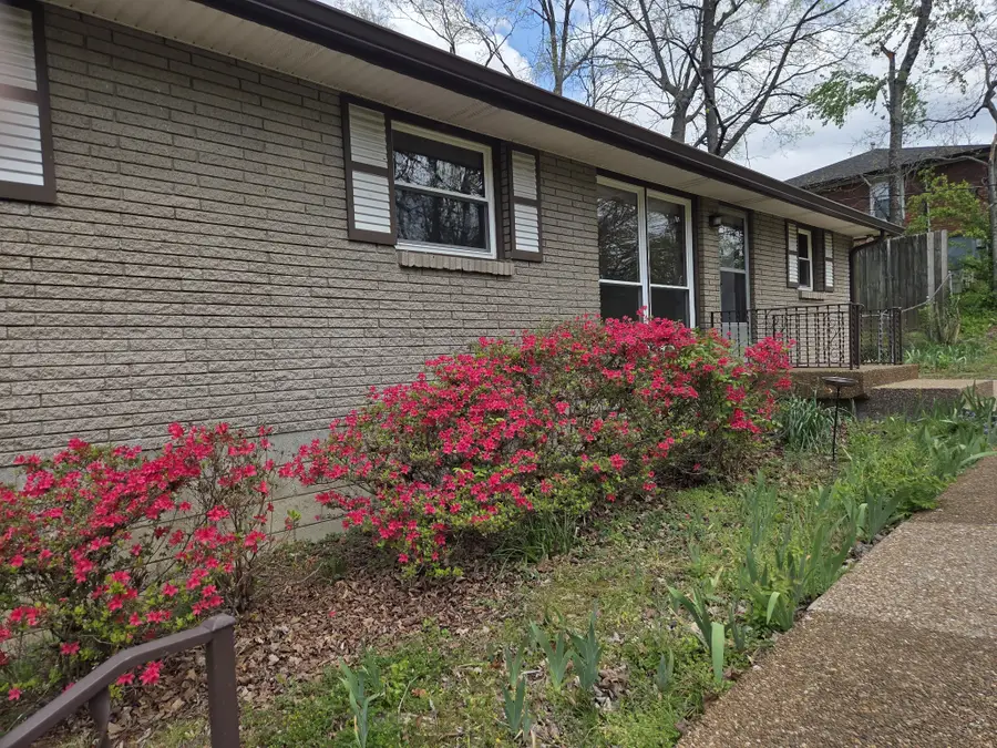 608 Burgundy Dr, Madison, TN 37115 - #2