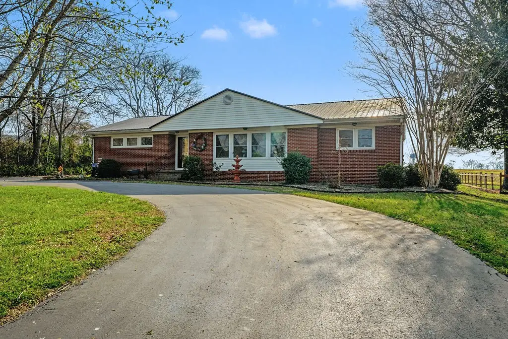 615 S Main St, Elkton, KY 42220 - #1