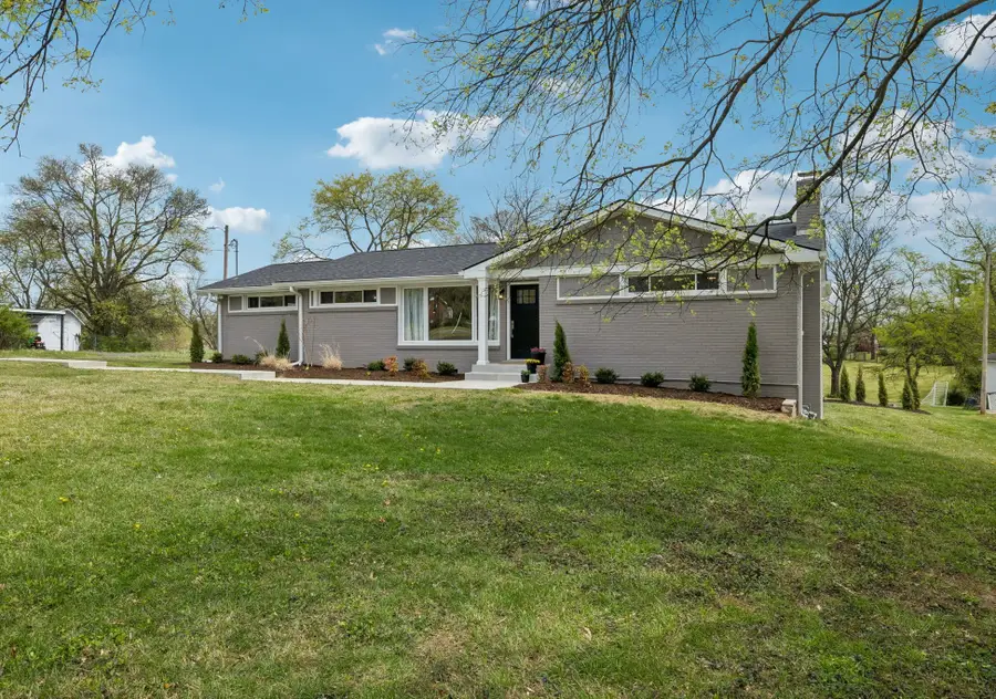 207 Donna Dr, Madison, TN 37115 - #3