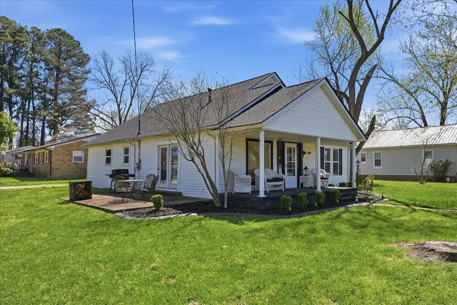 908 Smith Ave, Lawrenceburg, TN 38464 - #3