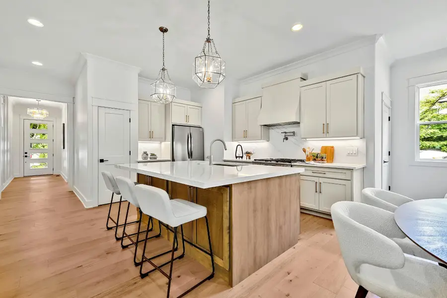 615 N 9th St, Nashville, TN 37206 - #2