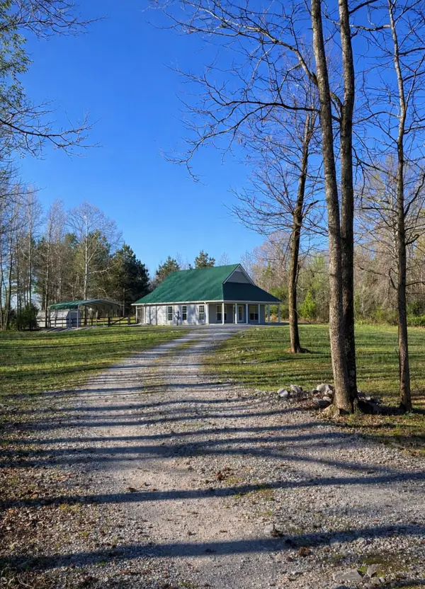 2130 Indian Mound Rd, Woodlawn, TN 37191