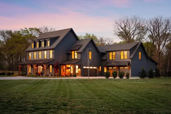 6904 Farm Path Ln, College Grove, TN 37046