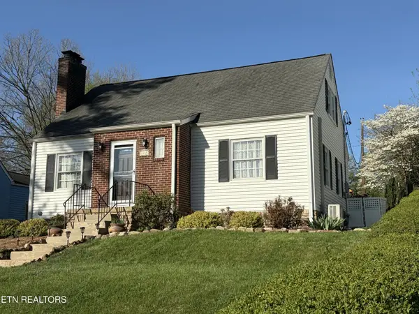 2445 Kennington Rd, Knoxville, TN 37917